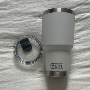 YETI Stainless Steel White Tumbler with Lid